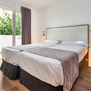 Park Two-Bedroom Apartment